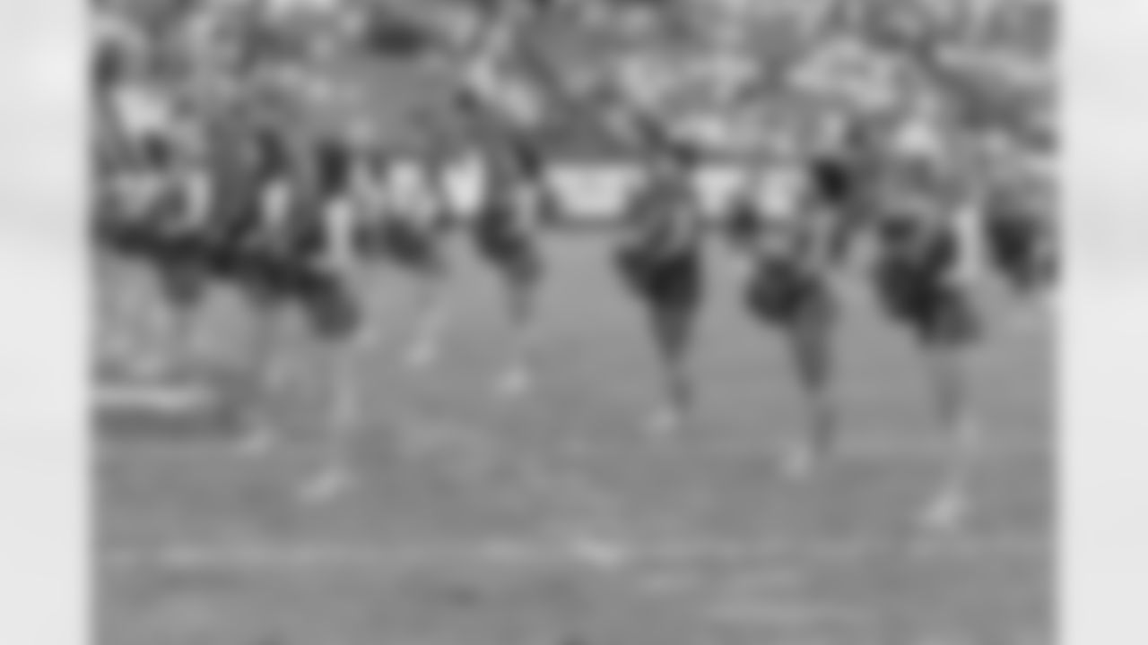 TAMPA, FL - December 07, 2025 - The Tampa Bay Buccaneers and New Orleans Saints during a regular season game at Raymond James Stadium. The Bucs lost the game, 24-20. Photo By Doug DeFelice/Tampa Bay Buccaneers