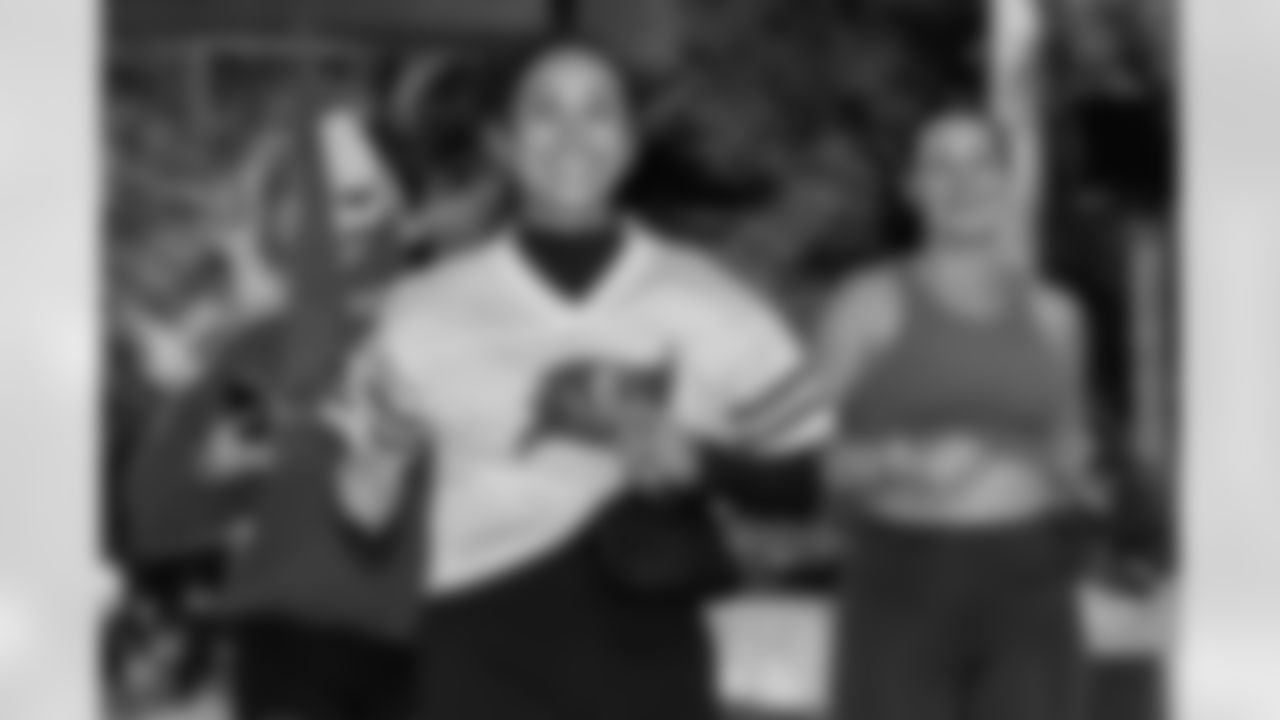 ST. PETERSBURG, FL - November 13, 2025 - Participants during "Bucs Run" Raise The Flags event with Pinellas Run Club at Park & Rec in St. Petersburg. Photo By Doug DeFelice/Tampa Bay Buccaneers