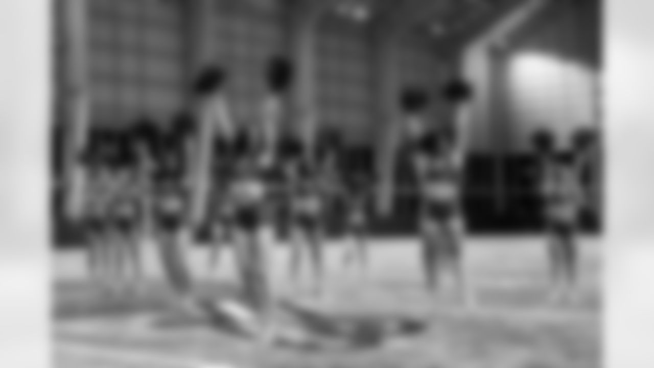 TAMPA, FL - January 02, 2026 - Tampa Bay Buccaneers Cheerleaders field rehearsal at AdventHealth Training Center. Photo By Tori Richman/Tampa Bay Buccaneers