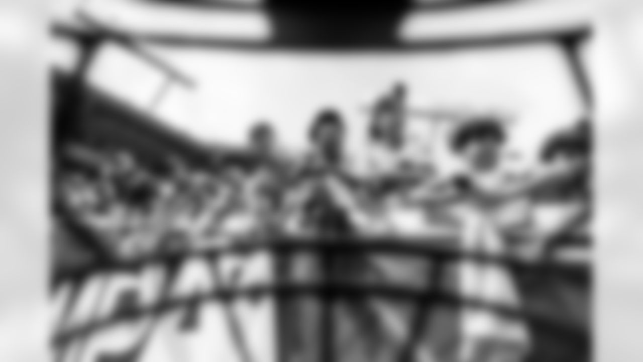 TAMPA, FL - November 09, 2025 - Fans before the game between the New England Patriots and Tampa Bay Buccaneers. The Bucs lost the game, 28-23. Photo By Kyle Zedaker/Tampa Bay Buccaneers