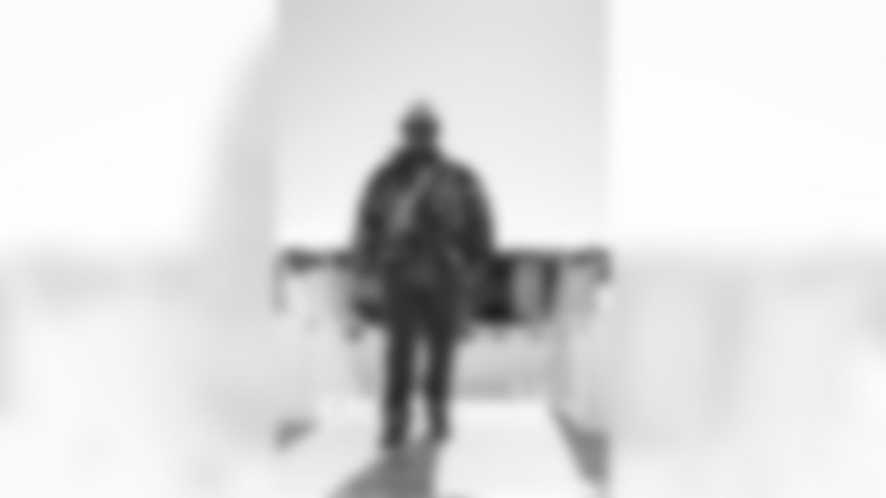 TAMPA, FL - December 20, 2025 - The Tampa Bay Buccaneers depart before the Week 16 game against the Carolina Panthers. Photo By Tori Richman/Tampa Bay Buccaneers