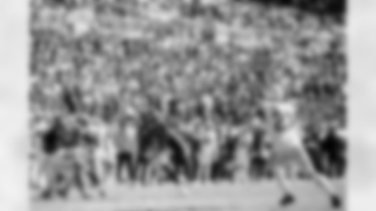 TAMPA, FL - November 30, 2025 - Running Back Rachaad White #1 of the Tampa Bay Buccaneers during the game between the Arizona Cardinals and Tampa Bay Buccaneers. The Bucs won the game, 20-17. Photo By Kyle Zedaker/Tampa Bay Buccaneers