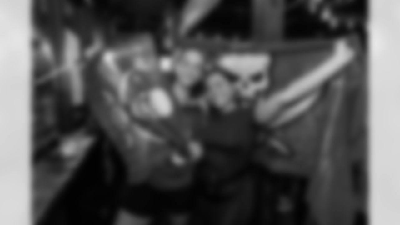 ST. PETERSBURG, FL - November 13, 2025 - Participants during "Bucs Run" Raise The Flags event with Pinellas Run Club at Park & Rec in St. Petersburg. Photo By Doug DeFelice/Tampa Bay Buccaneers