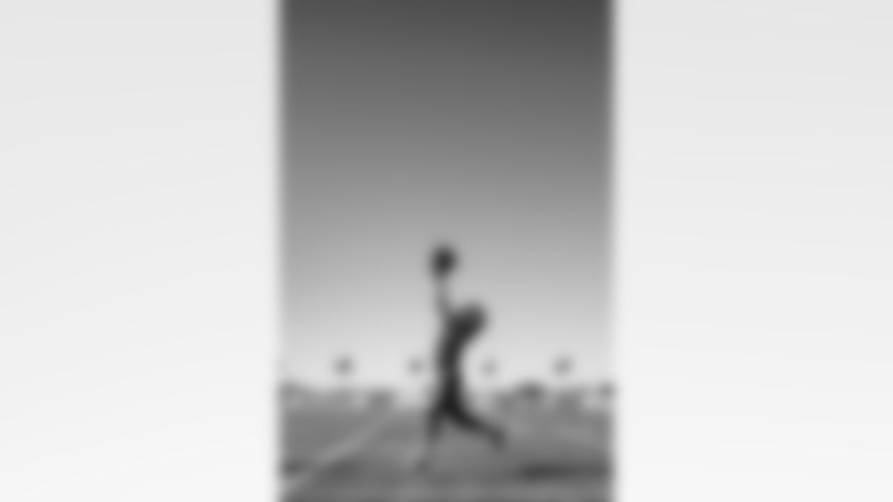 TAMPA, FL - December 31, 2025 - Week 18 Practice at AdventHealth Training Center. Photo By Tori Richman/Tampa Bay Buccaneers