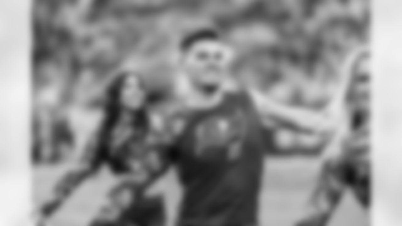 TAMPA, FL - November 09, 2025 - Tampa Bay Buccaneers Cheerleaders during the game between the New England Patriots and Tampa Bay Buccaneers. The Bucs lost the game, 28-23. Photo By Tori Richman/Tampa Bay Buccaneers