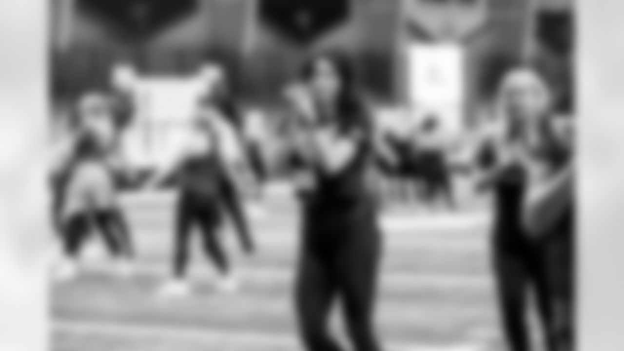 TAMPA, FL - November 19, 2025 - Tampa Bay Buccaneers Cheerleaders and Alumni during Field Rehearsal at AdventHealth Training Center. Photo By Tori Richman/Tampa Bay Buccaneers