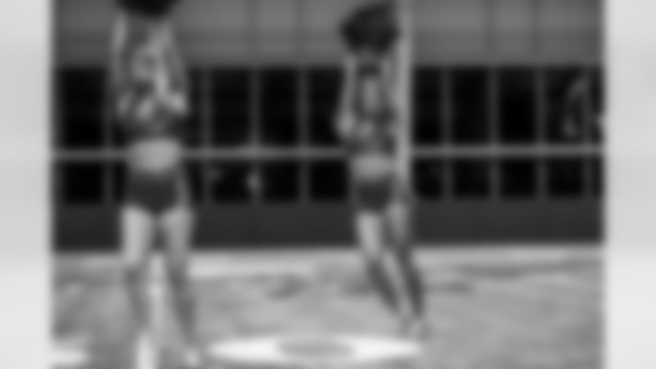 TAMPA, FL - January 02, 2026 - Tampa Bay Buccaneers Cheerleaders field rehearsal at AdventHealth Training Center. Photo By Tori Richman/Tampa Bay Buccaneers