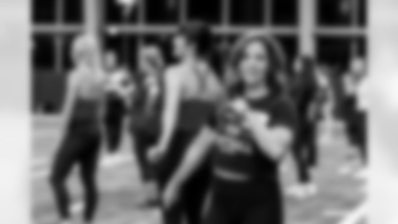 TAMPA, FL - November 19, 2025 - Tampa Bay Buccaneers Cheerleaders and Alumni during Field Rehearsal at AdventHealth Training Center. Photo By Tori Richman/Tampa Bay Buccaneers