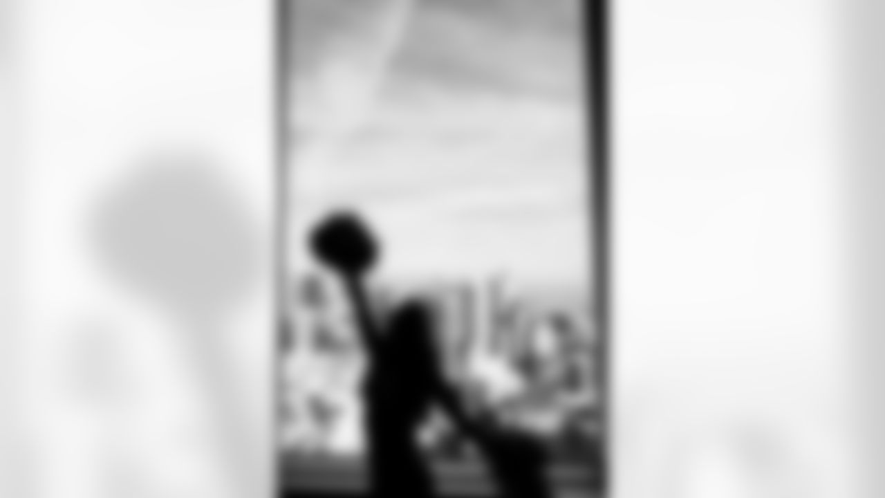 SAN FRANCISCO, CA - February 01, 2026 - Tampa Bay Buccaneers Pro Bowl Cheerleader Savannah during rehearsals. Photo By Tori Richman/Tampa Bay Buccaneers