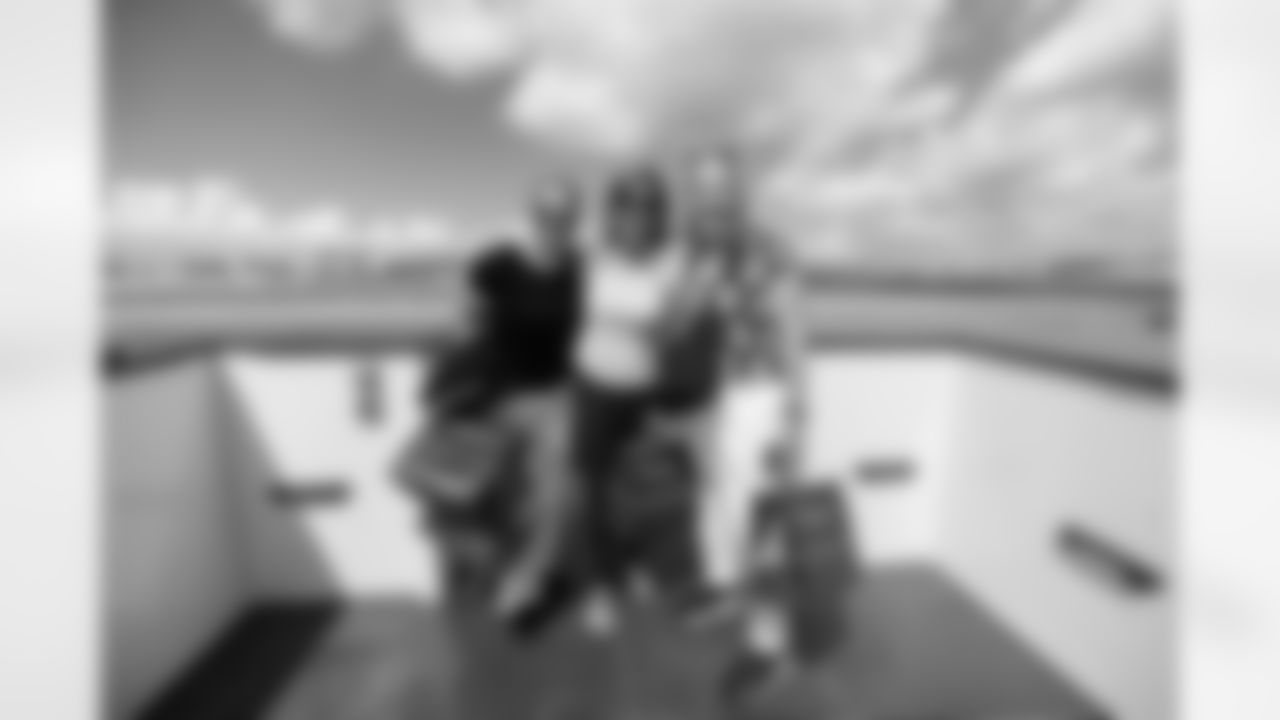 ATLANTA, GA - September 06, 2025 - Luxury Suite Excursion departs for the game between the Tampa Bay Buccaneers and Atlanta Falcons. The Bucs won the game, 23-20. Photo By Doug DeFelice/Tampa Bay Buccaneers