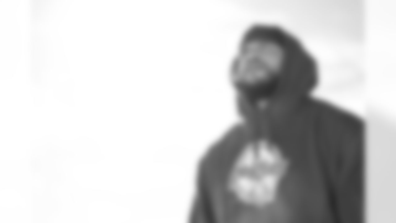 TAMPA, FL - November 22, 2025 - Defensive Lineman Logan Hall #90 of the Tampa Bay Buccaneers departs before the game against the Los Angeles Rams. Photo By Tori Richman/Tampa Bay Buccaneers