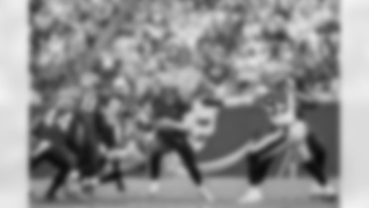 TAMPA, FL - December 07, 2025 - The Tampa Bay Buccaneers and New Orleans Saints during a regular season game at Raymond James Stadium. The Bucs lost the game, 24-20. Photo By Doug DeFelice/Tampa Bay Buccaneers