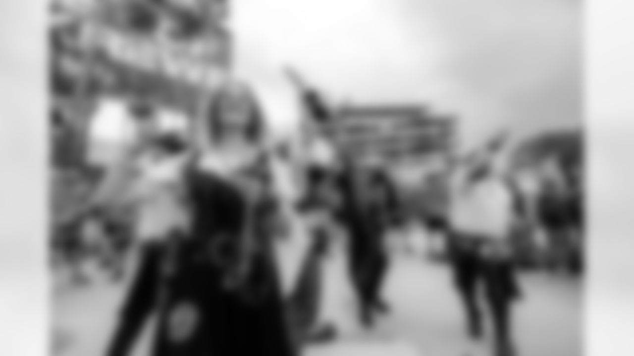 TAMPA, FL - January 03, 2026 - The Carolina Panthers and Tampa Bay Buccaneers play a regular season game at Raymond James Stadium. The Bucs won the game, 16-14. Photo By Dave Pullis/Tampa Bay Buccaneers