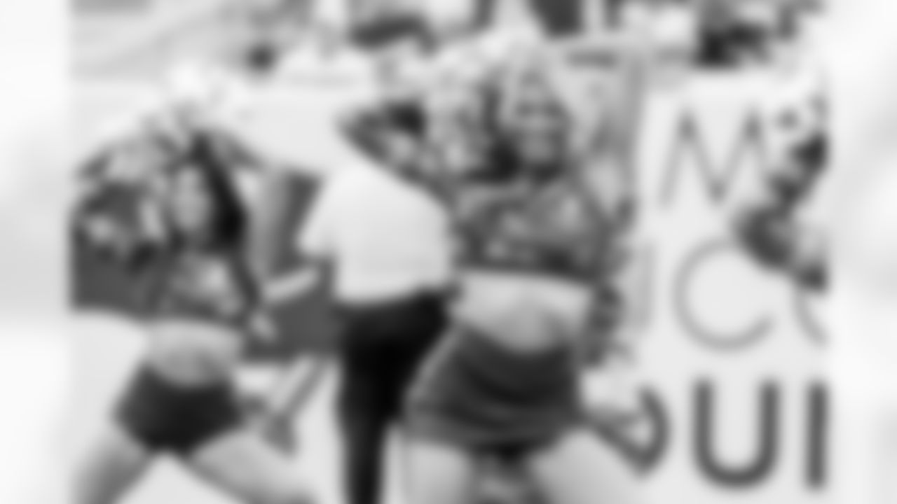 TAMPA, FL - November 09, 2025 - Tampa Bay Buccaneers Cheerleaders during the game between the New England Patriots and Tampa Bay Buccaneers. The Bucs lost the game, 28-23. Photo By Tori Richman/Tampa Bay Buccaneers