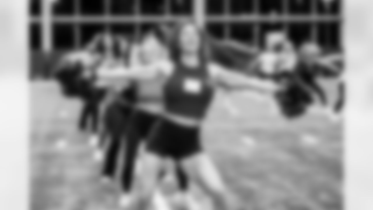 TAMPA, FL - November 19, 2025 - Tampa Bay Buccaneers Cheerleaders and Alumni during Field Rehearsal at AdventHealth Training Center. Photo By Tori Richman/Tampa Bay Buccaneers