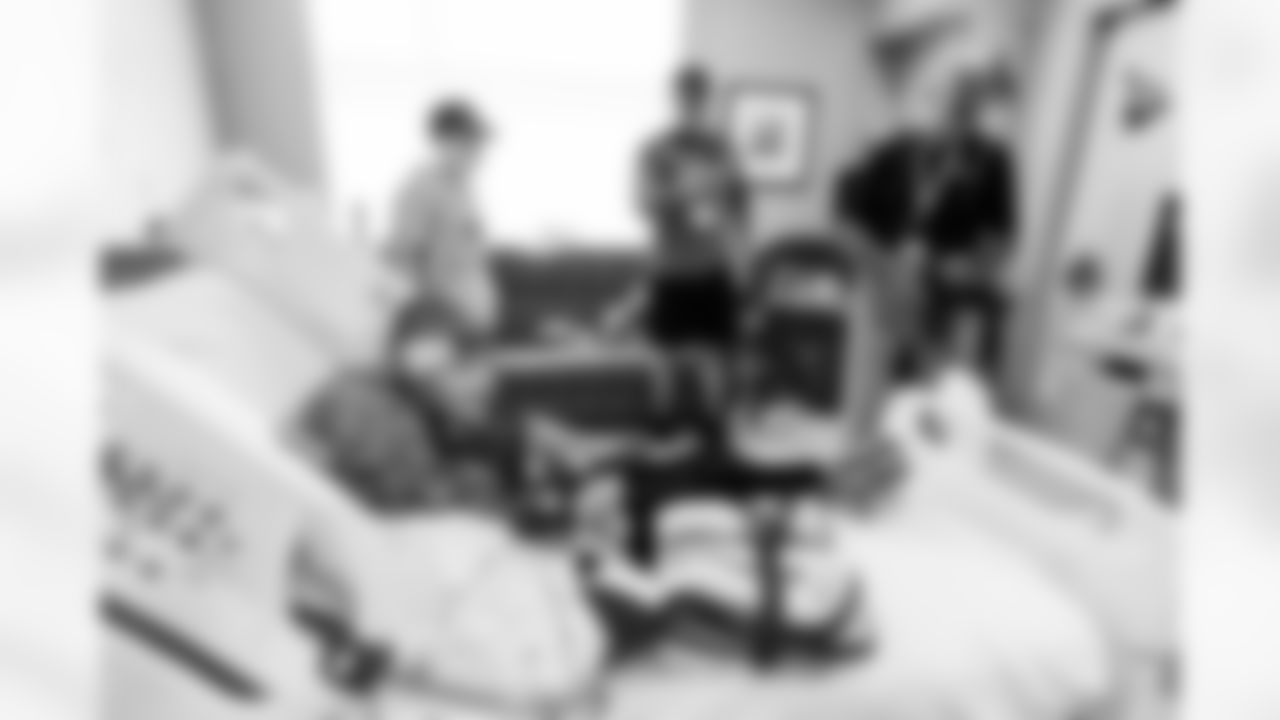 ST. PETERSBURG, FL - December 16, 2025 - Rookie Club visit to Johns Hopkins All Children's Hospital. Photo By Tori Richman/Tampa Bay Buccaneers