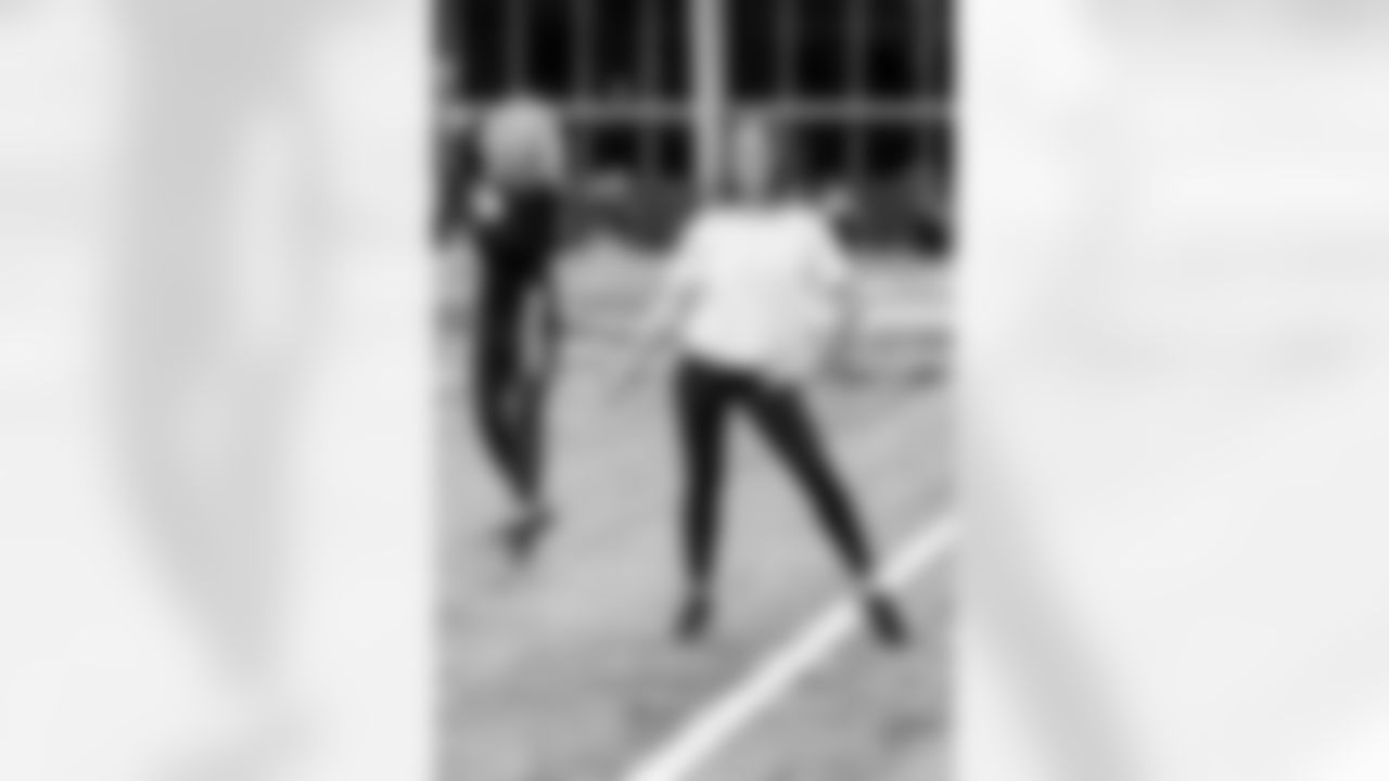 TAMPA, FL - November 19, 2025 - Tampa Bay Buccaneers Cheerleaders and Alumni during Field Rehearsal at AdventHealth Training Center. Photo By Tori Richman/Tampa Bay Buccaneers