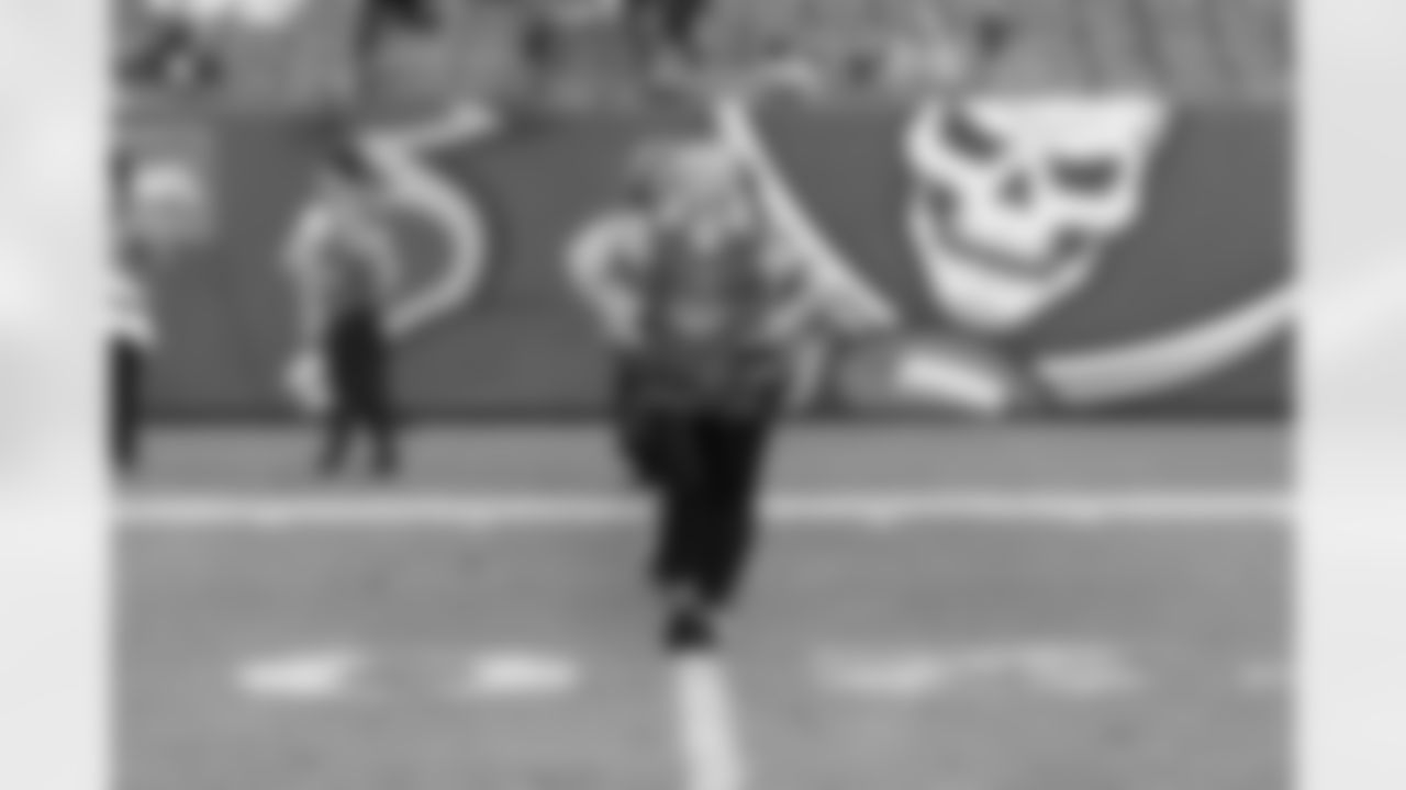 TAMPA, FL - December 07, 2025 - The Tampa Bay Buccaneers and New Orleans Saints during a regular season game at Raymond James Stadium. The Bucs lost the game, 24-20. Photo By Doug DeFelice/Tampa Bay Buccaneers