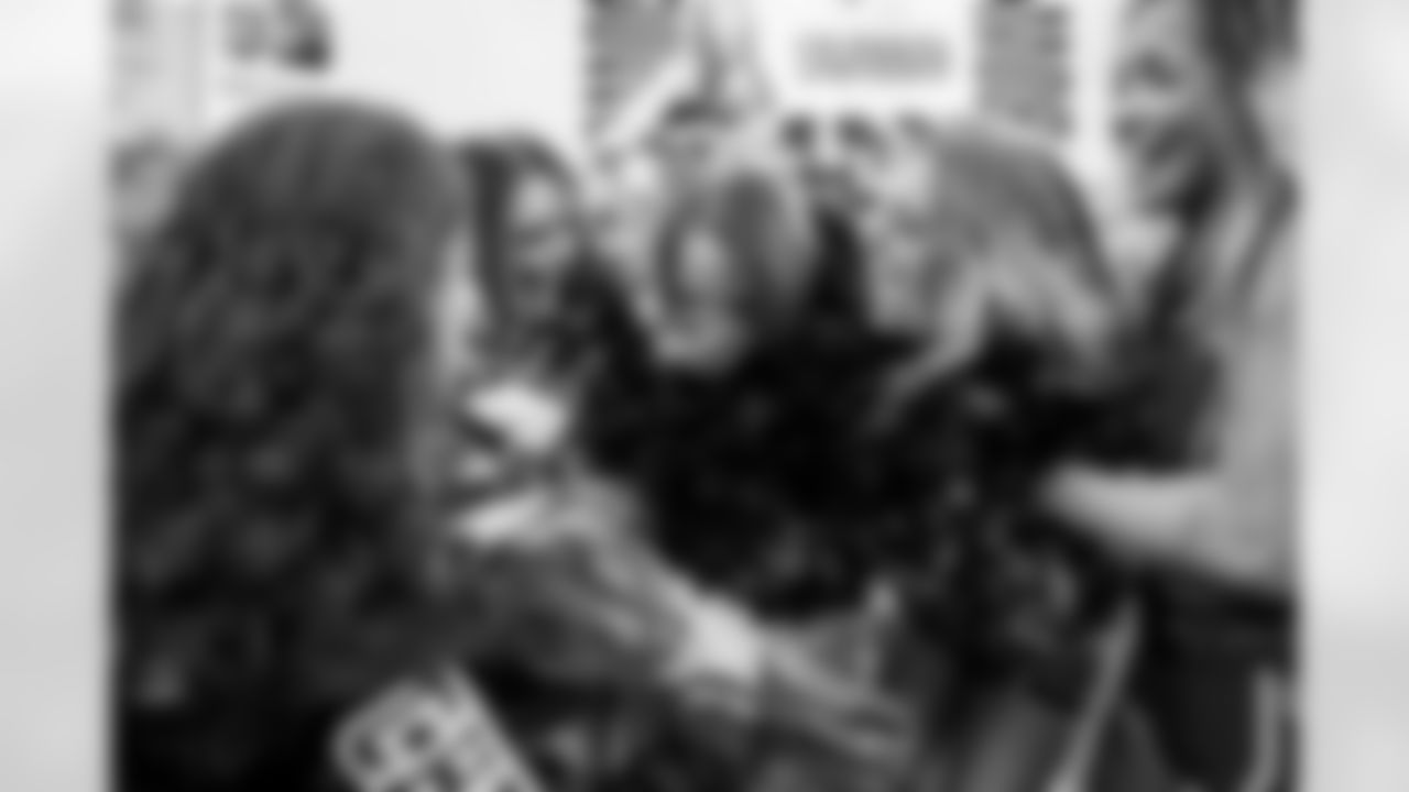 TAMPA, FL - December 07, 2025 - The Tampa Bay Buccaneers and New Orleans Saints during a regular season game at Raymond James Stadium. The Bucs lost the game, 24-20. Photo By Tori Richman/Tampa Bay Buccaneers