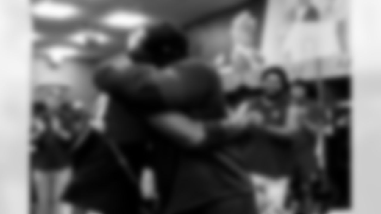 TAMPA, FL - January 03, 2026 - The Carolina Panthers and Tampa Bay Buccaneers play a regular season game at Raymond James Stadium. The Bucs won the game, 16-14. Photo By Tori Richman/Tampa Bay Buccaneers