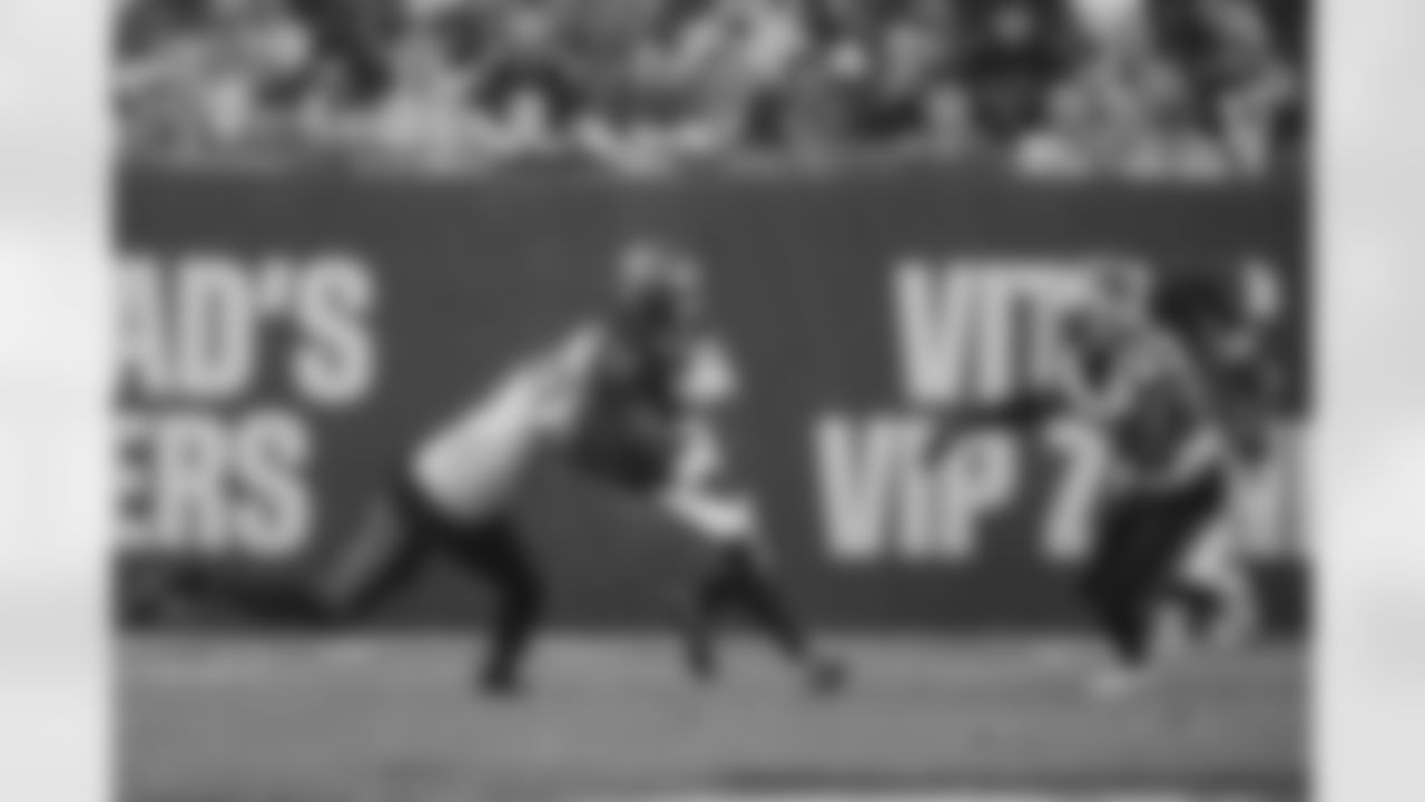 TAMPA, FL - January 03, 2026 - The Carolina Panthers and Tampa Bay Buccaneers play a regular season game at Raymond James Stadium. The Bucs won the game, 16-14. Photo By Tori Richman/Tampa Bay Buccaneers