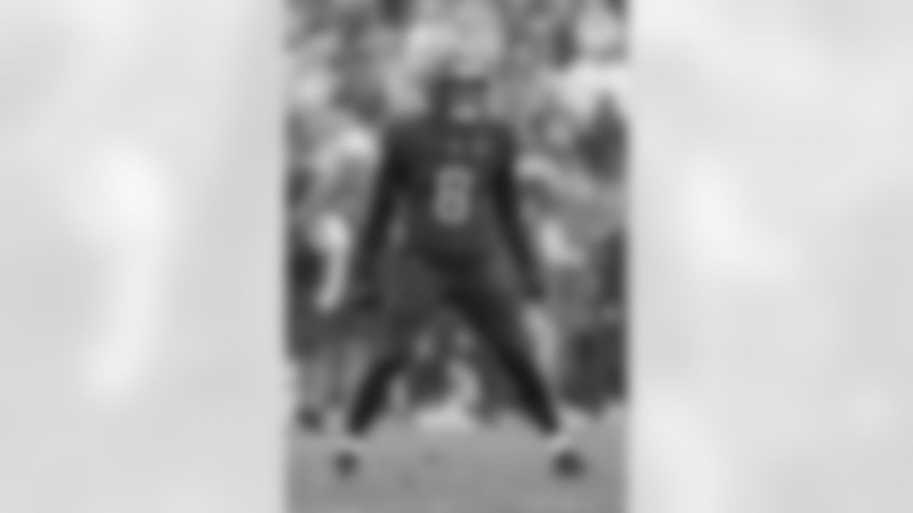 TAMPA, FL - December 07, 2025 - The Tampa Bay Buccaneers and New Orleans Saints during a regular season game at Raymond James Stadium. The Bucs lost the game, 24-20. Photo By Doug DeFelice/Tampa Bay Buccaneers