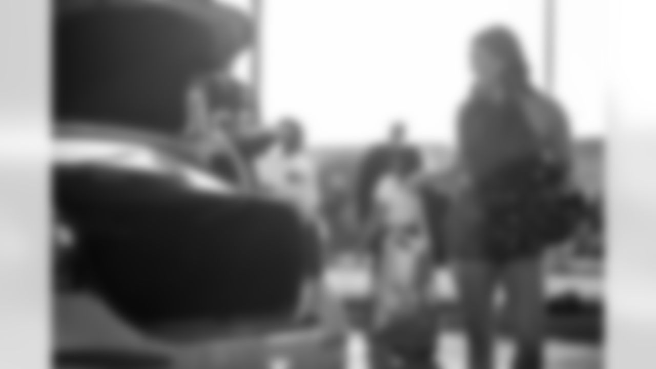 TAMPA, FL - November 25, 2025 - Tampa Bay Buccaneers Cheerleaders during Turkey Time with the O-Line. Photo By Kyle Zedaker/Tampa Bay Buccaneers