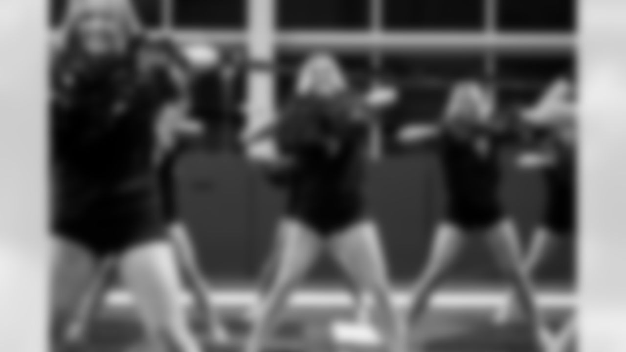 TAMPA, FL - December 04, 2025 - Tampa Bay Buccaneers Cheerleaders field rehearsal at AdventHealth Training Center. Photo By Tori Richman/Tampa Bay Buccaneers