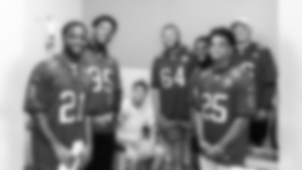 TAMPA, FL - October 14, 2025 - The Tampa Bay Buccaneers Rookie Club visits Moffitt Cancer Center. Photo By Vita Vea/Tampa Bay Buccaneers