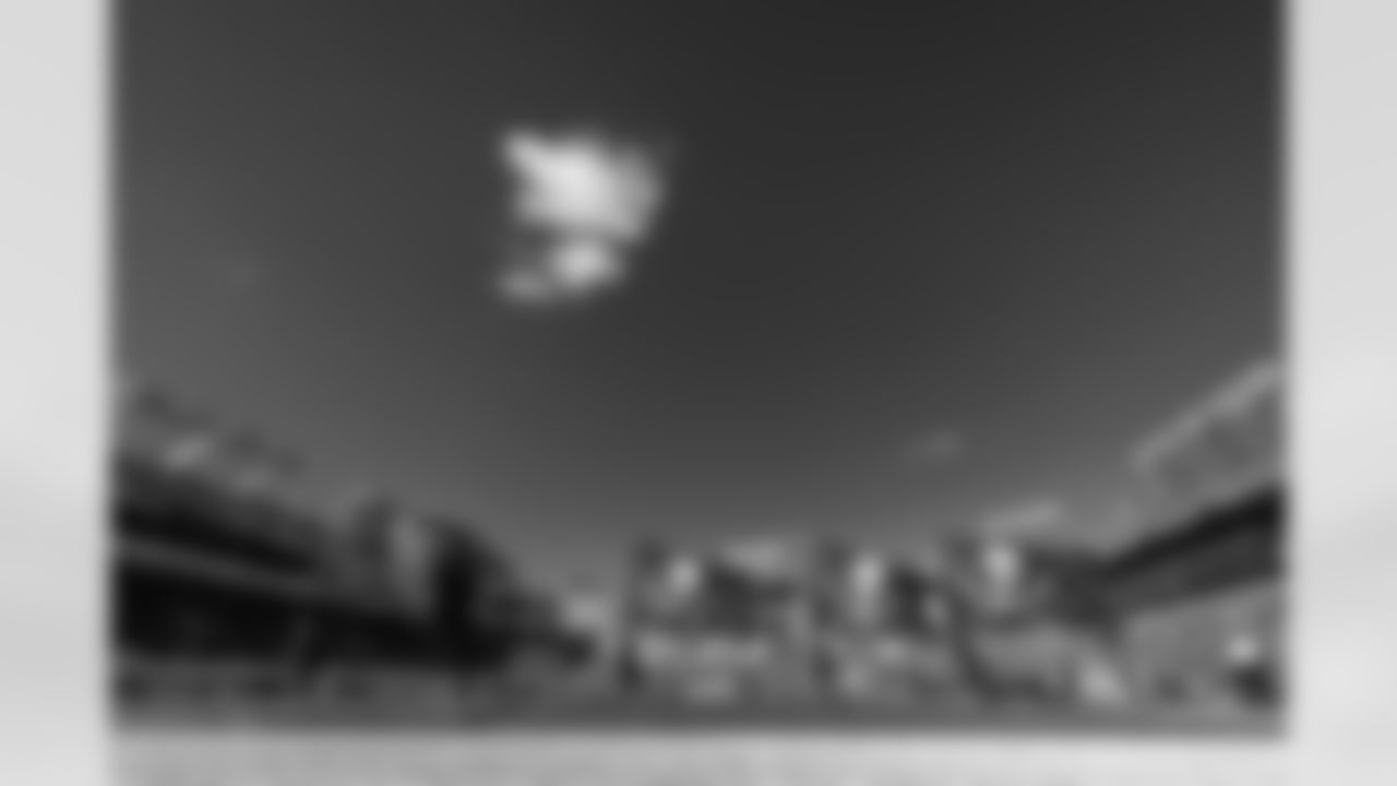 TAMPA, FL - November 30, 2025 - Flag runners during the game between the Arizona Cardinals and Tampa Bay Buccaneers. The Bucs won the game, 20-17. Photo By Mike Carlson/Tampa Bay Buccaneers