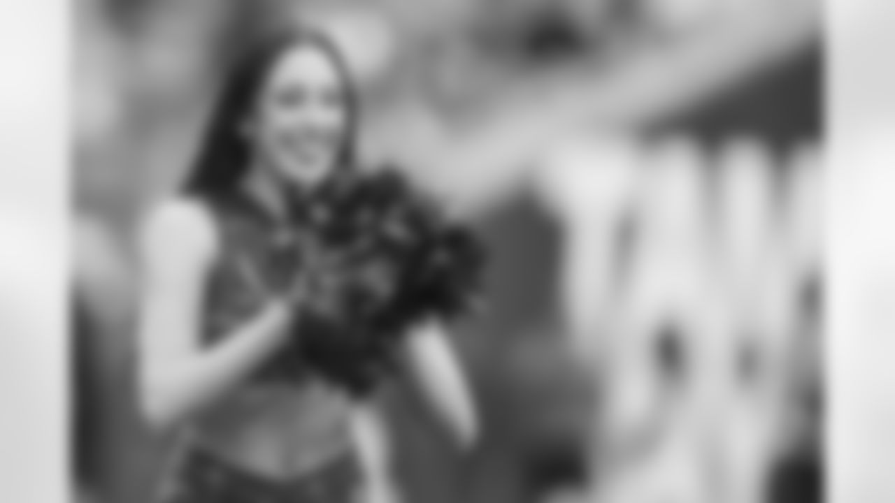 TAMPA, FL - December 07, 2025 - The Tampa Bay Buccaneers and New Orleans Saints during a regular season game at Raymond James Stadium. The Bucs lost the game, 24-20. Photo By Kyle Zedaker/Tampa Bay Buccaneers