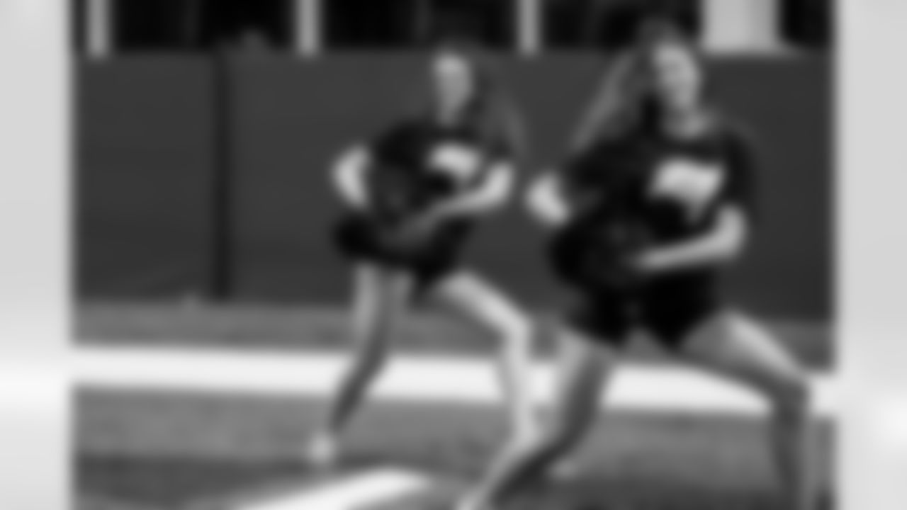 TAMPA, FL - December 04, 2025 - Tampa Bay Buccaneers Cheerleaders field rehearsal at AdventHealth Training Center. Photo By Tori Richman/Tampa Bay Buccaneers