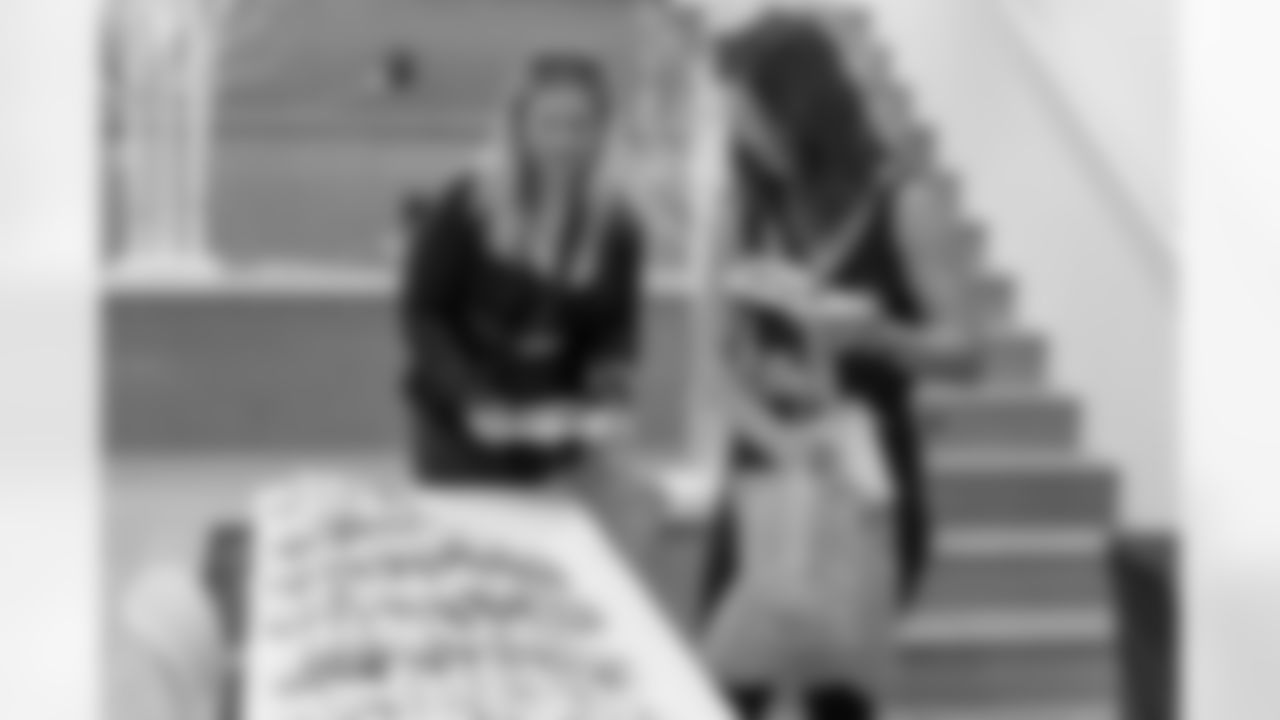 TAMPA, FL - December 06, 2025 - She is Football Bayshore Walk: Raise The Flags event with Bayshore Breakfast Club and Tampa Girls Social & Wellness at Hyde House Public Studio. Photo By Mike Carlson/Tampa Bay Buccaneers