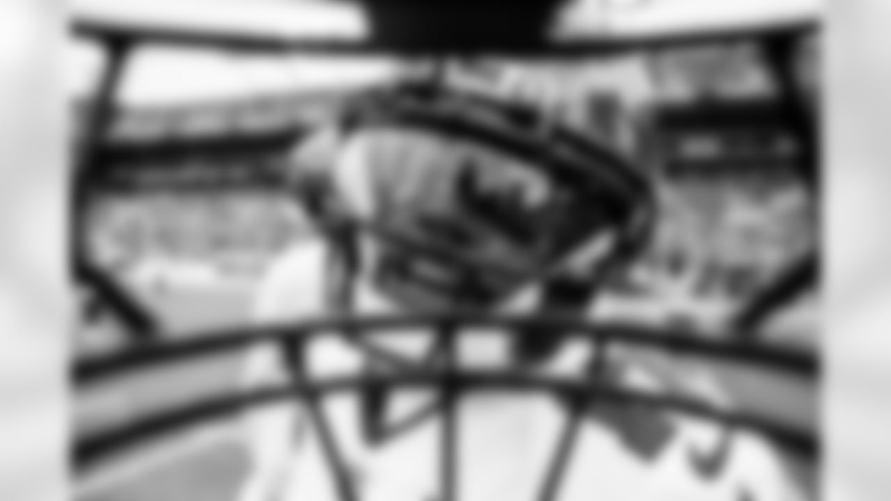 TAMPA, FL - November 09, 2025 - Wide Receiver Sterling Shepard #17 of the Tampa Bay Buccaneers before the game between the New England Patriots and Tampa Bay Buccaneers. The Bucs lost the game, 28-23. Photo By Kyle Zedaker/Tampa Bay Buccaneers