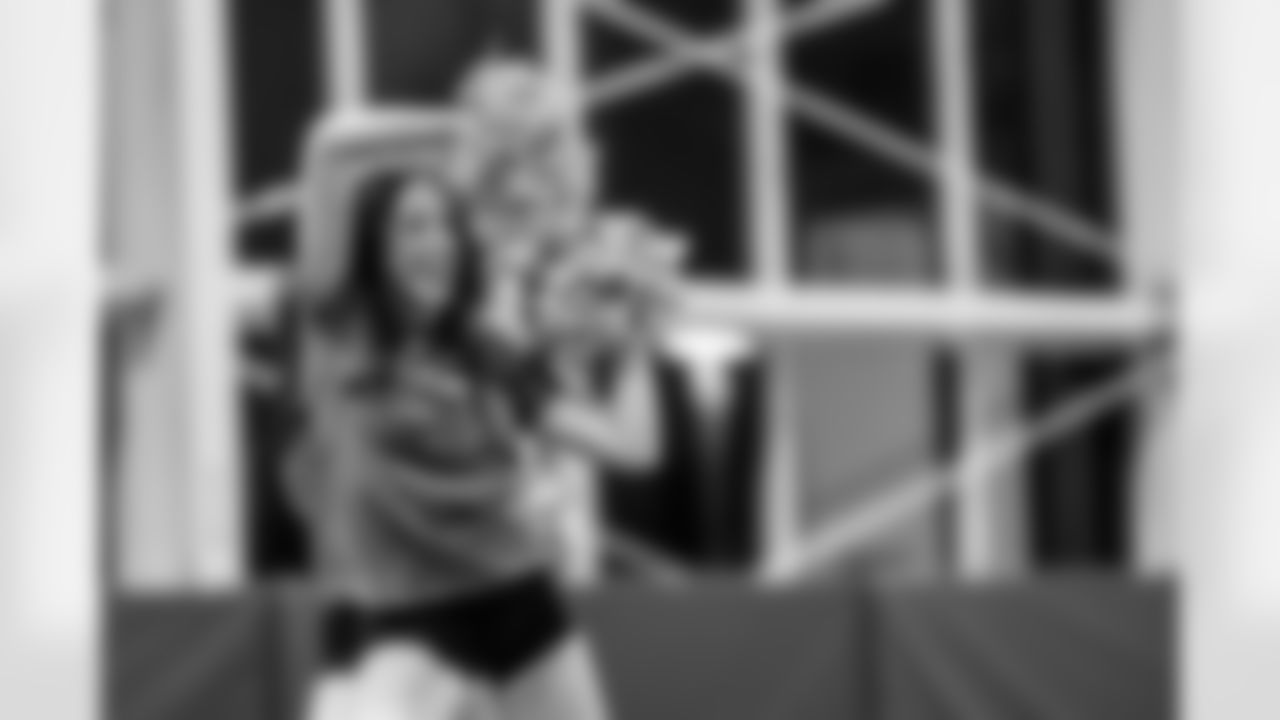 TAMPA, FL - November 06, 2025 - Tampa Bay Buccaneers Cheerleaders during Field Rehearsal at AdventHealth Training Center. Photo By Tori Richman/Tampa Bay Buccaneers