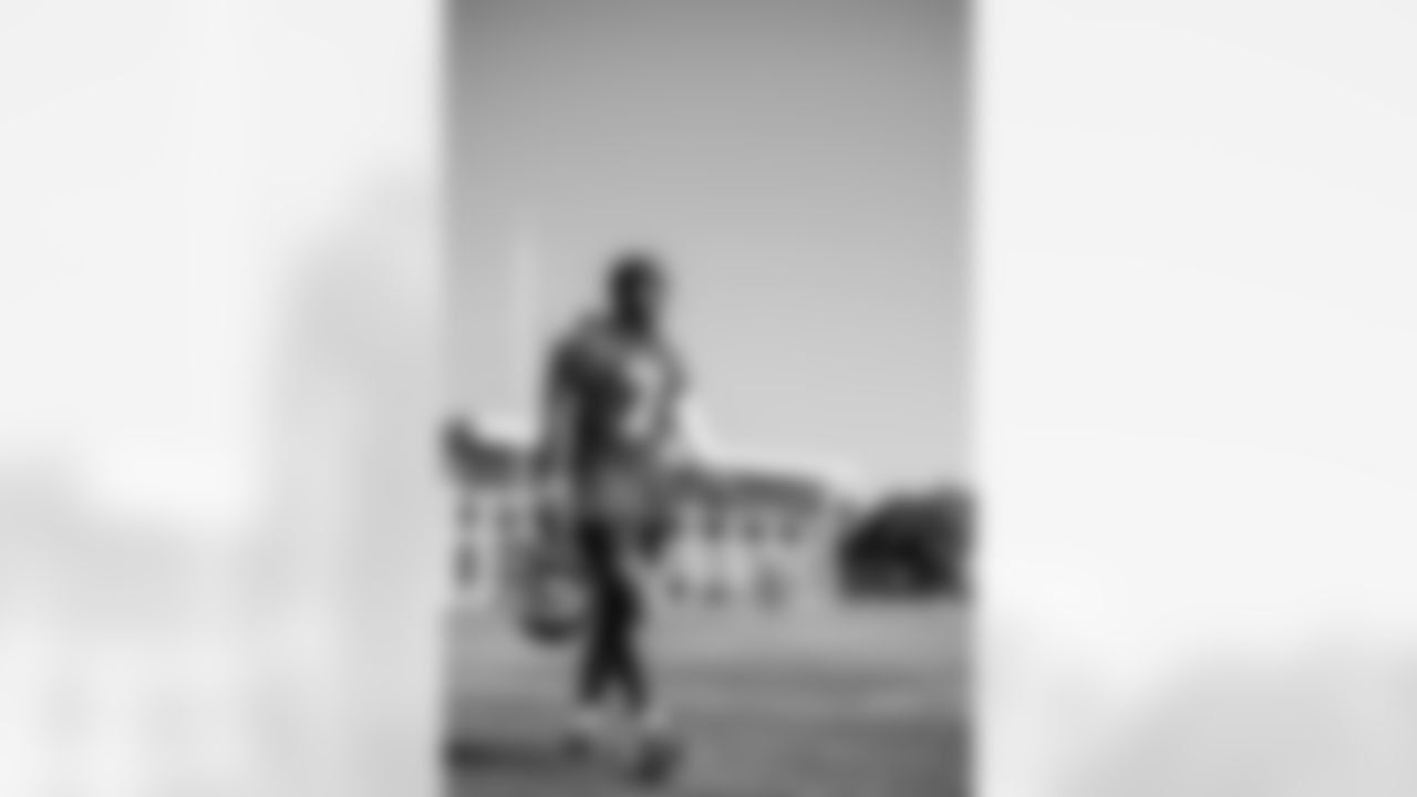 TAMPA, FL - November 20, 2025 - Running Back Bucky Irving #7 of the Tampa Bay Buccaneers during practice at AdventHealth Training Center. Photo By Tori Richman/Tampa Bay Buccaneers