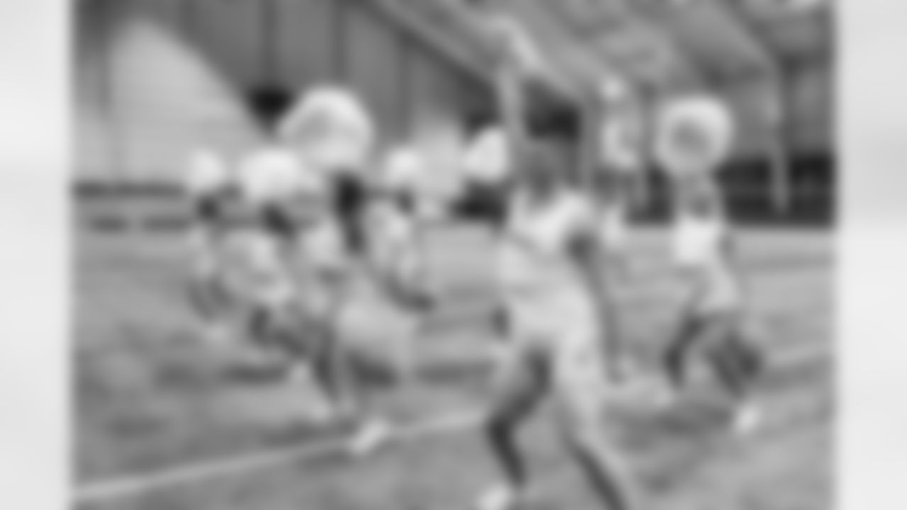 TAMPA, FL - December 09, 2025 - Tampa Bay Buccaneers Cheerleaders during Field Rehearsal at AdventHealth Training Center. Photo By Tori Richman/Tampa Bay Buccaneers