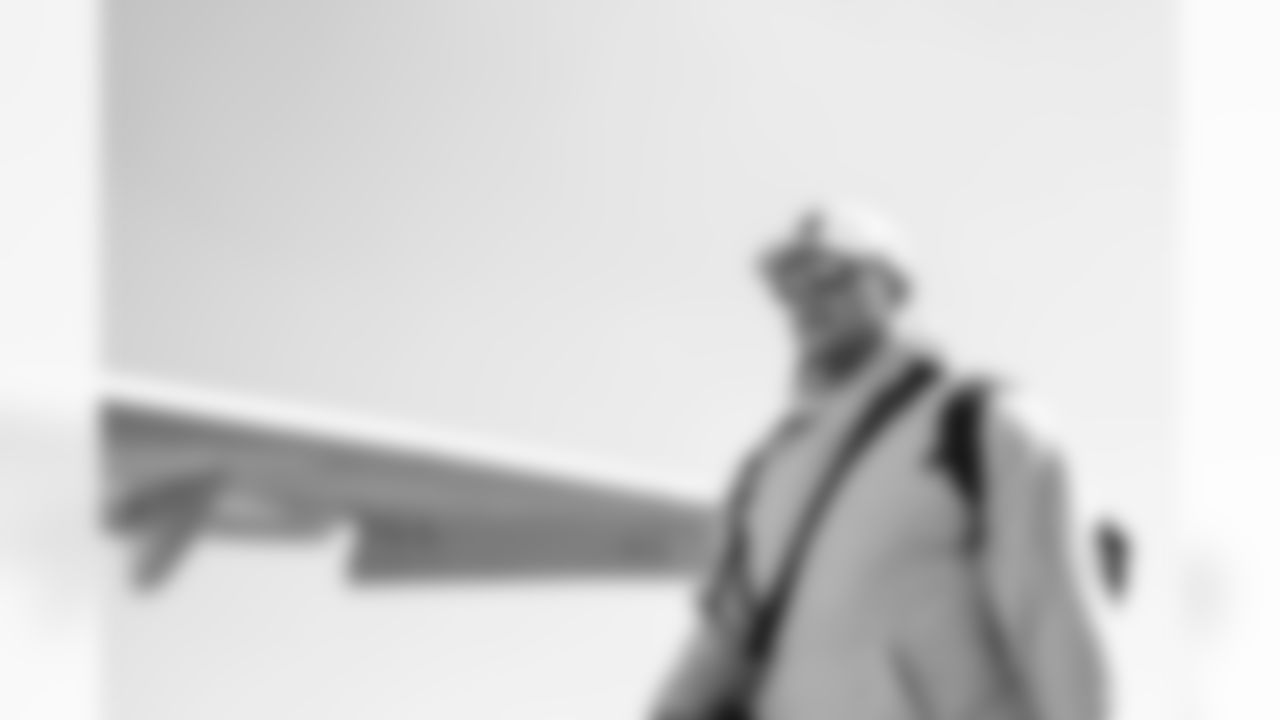 TAMPA, FL - November 15, 2025 - Center Graham Barton #62 of the Tampa Bay Buccaneers departs before the Bucs' game against the Buffalo Bills. Photo By Tori Richman/Tampa Bay Buccaneers