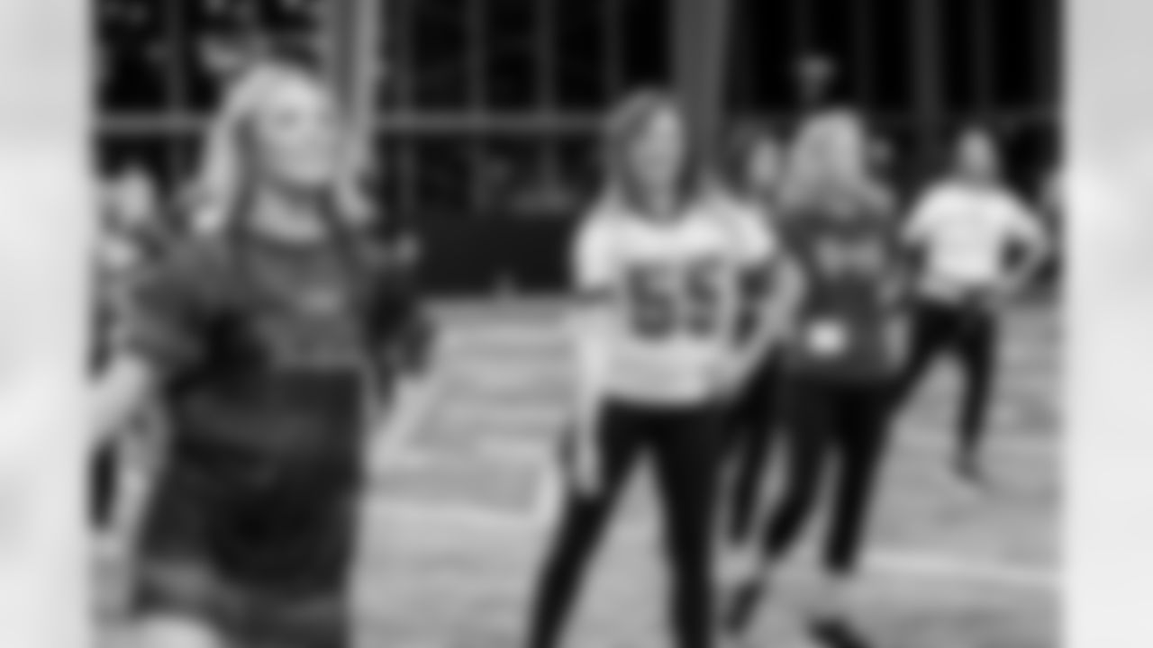 TAMPA, FL - November 19, 2025 - Tampa Bay Buccaneers Cheerleaders and Alumni during Field Rehearsal at AdventHealth Training Center. Photo By Tori Richman/Tampa Bay Buccaneers