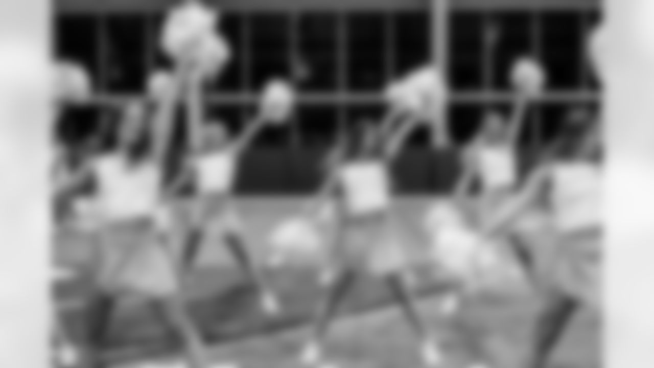 TAMPA, FL - December 09, 2025 - Tampa Bay Buccaneers Cheerleaders during Field Rehearsal at AdventHealth Training Center. Photo By Tori Richman/Tampa Bay Buccaneers