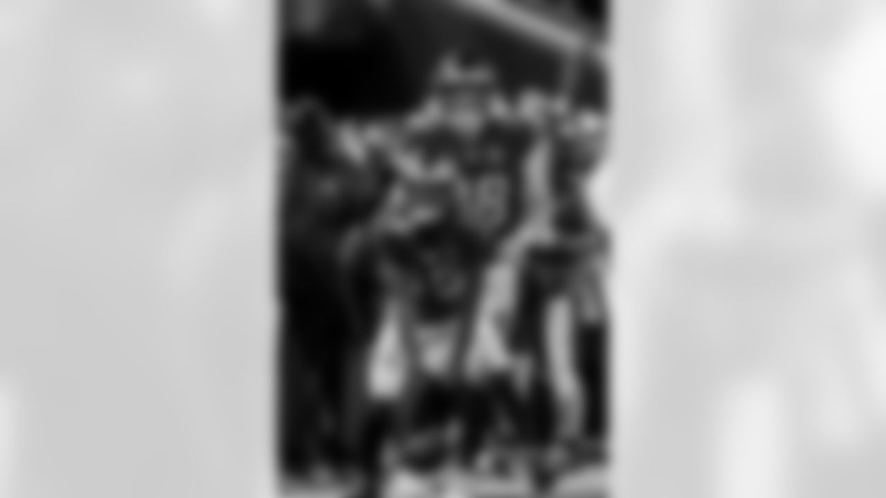 TAMPA, FL - January 03, 2026 - The Carolina Panthers and Tampa Bay Buccaneers play a regular season game at Raymond James Stadium. The Bucs won the game, 16-14. Photo By Tori Richman/Tampa Bay Buccaneers