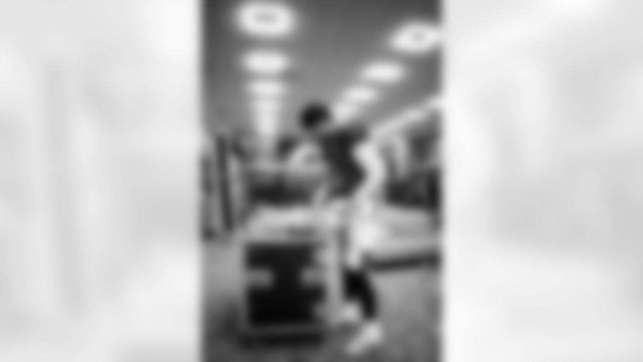 TAMPA, FL - January 03, 2026 - The Carolina Panthers and Tampa Bay Buccaneers play a regular season game at Raymond James Stadium. The Bucs won the game, 16-14. Photo By Kyle Zedaker/Tampa Bay Buccaneers