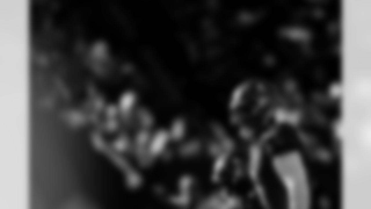 TAMPA, FL - November 30, 2025 - Quarterback Baker Mayfield #6 of the Tampa Bay Buccaneers during the game between the Arizona Cardinals and Tampa Bay Buccaneers. The Bucs won the game, 20-17. Photo By Tori Richman/Tampa Bay Buccaneers