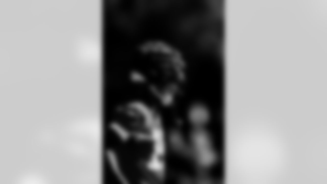 TAMPA, FL - November 20, 2025 - Wide Receiver Tez Johnson #15 of the Tampa Bay Buccaneers during practice at AdventHealth Training Center. Photo By Tori Richman/Tampa Bay Buccaneers