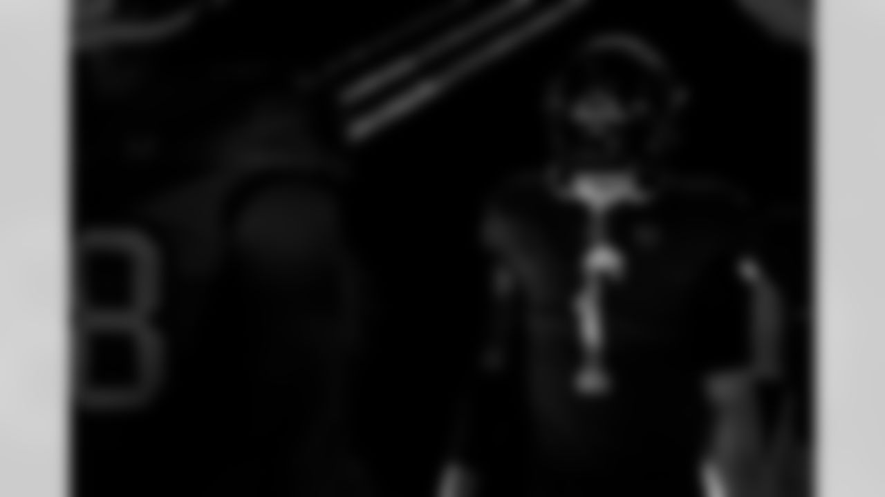 TAMPA, FL - November 30, 2025 - Running Back Rachaad White #1 of the Tampa Bay Buccaneers before the game between the Arizona Cardinals and Tampa Bay Buccaneers. The Bucs won the game, 20-17. Photo By Tori Richman/Tampa Bay Buccaneers