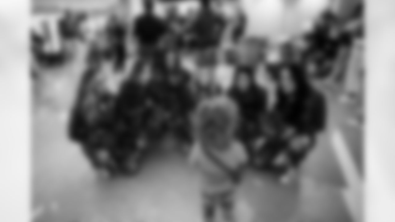 ST. PETERSBURG, FL - December 16, 2025 - Rookie Club visit to Johns Hopkins All Children's Hospital. Photo By Tori Richman/Tampa Bay Buccaneers