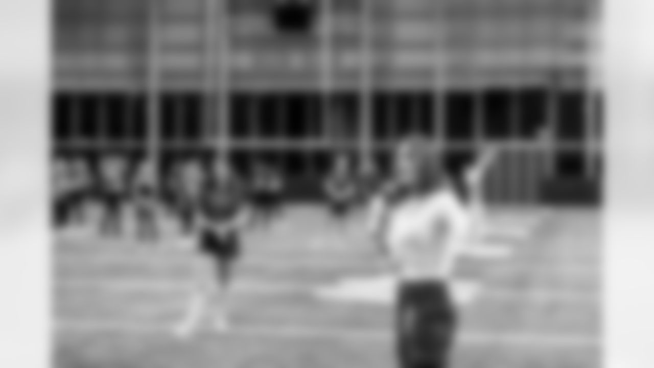 TAMPA, FL - November 19, 2025 - Tampa Bay Buccaneers Cheerleaders and Alumni during Field Rehearsal at AdventHealth Training Center. Photo By Tori Richman/Tampa Bay Buccaneers