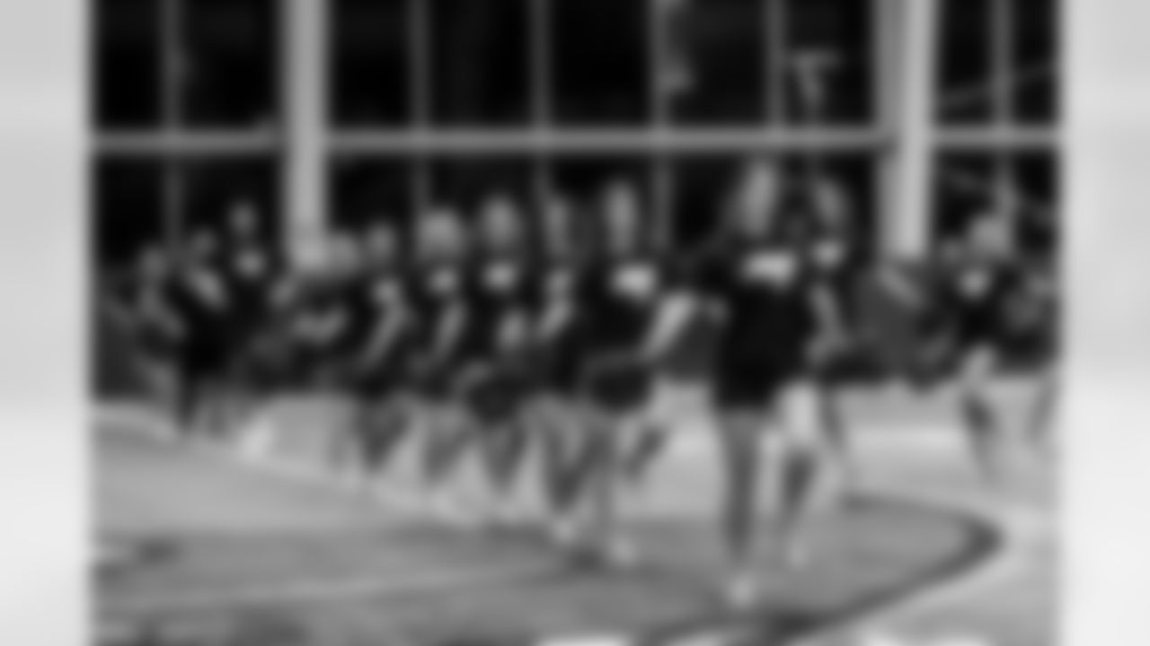 TAMPA, FL - December 04, 2025 - Tampa Bay Buccaneers Cheerleaders field rehearsal at AdventHealth Training Center. Photo By Tori Richman/Tampa Bay Buccaneers