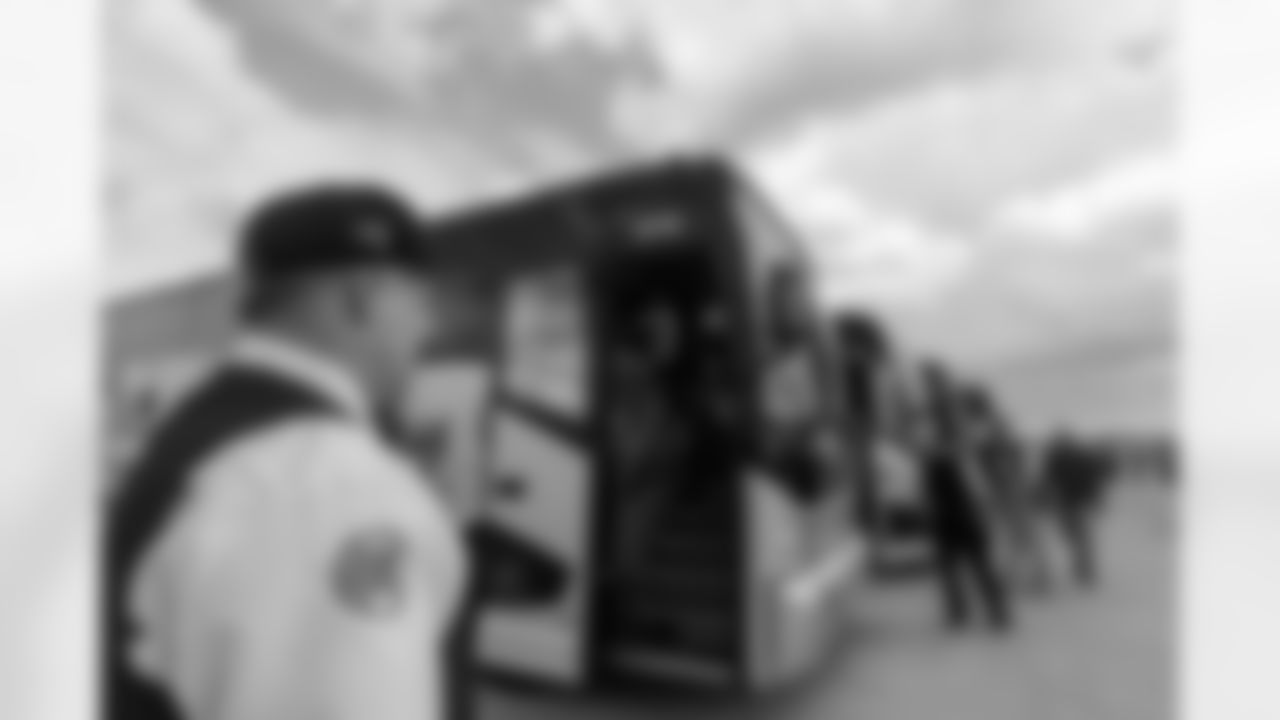 ATLANTA, GA - September 06, 2025 - Luxury Suite Excursion arrives for the game between the Tampa Bay Buccaneers and Atlanta Falcons. The Bucs won the game, 23-20. Photo By Doug DeFelice/Tampa Bay Buccaneers