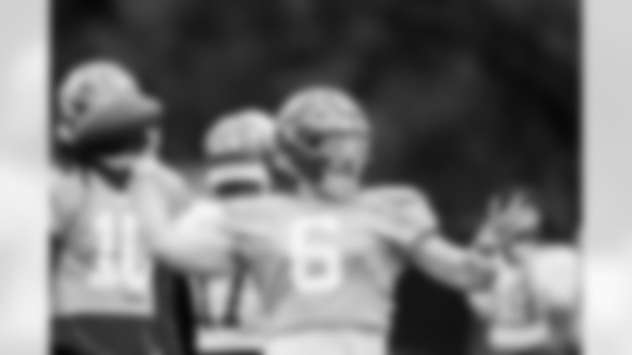 TAMPA, FL - November 06, 2025 - Quarterback Baker Mayfield #6 of the Tampa Bay Buccaneers during practice at AdventHealth Training Center. Photo By Tori Richman/Tampa Bay Buccaneers